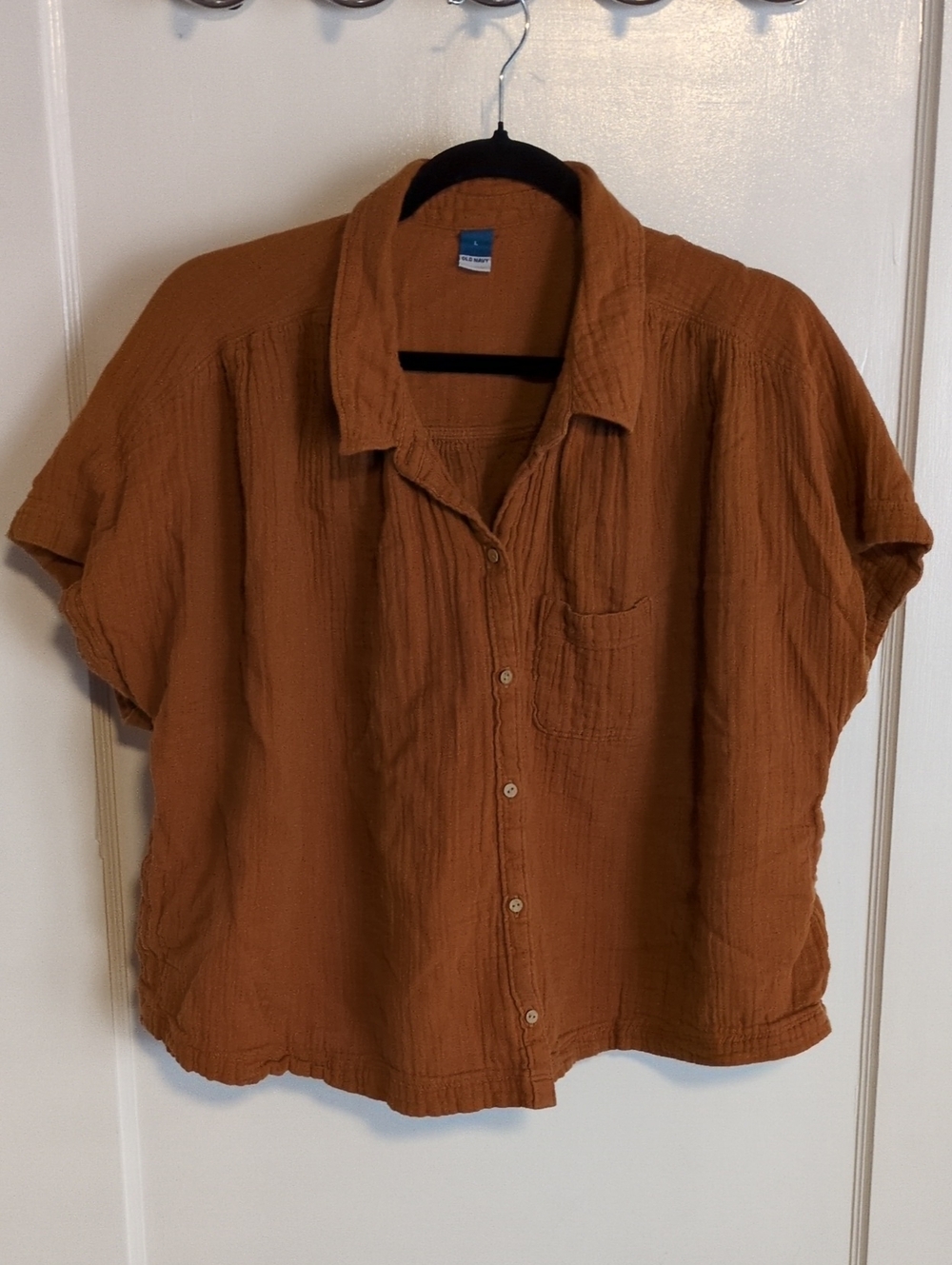 Old Navy Cropped Short-Sleeve Button-Down Shirt in Rust